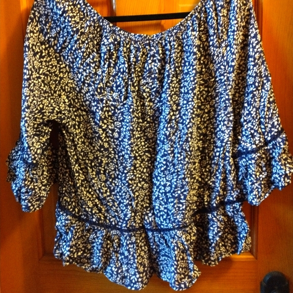 Blouse - Picture 2 of 3